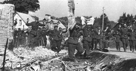 World War Ii Pictures In Details German Soldiers Surrender At Vilnius