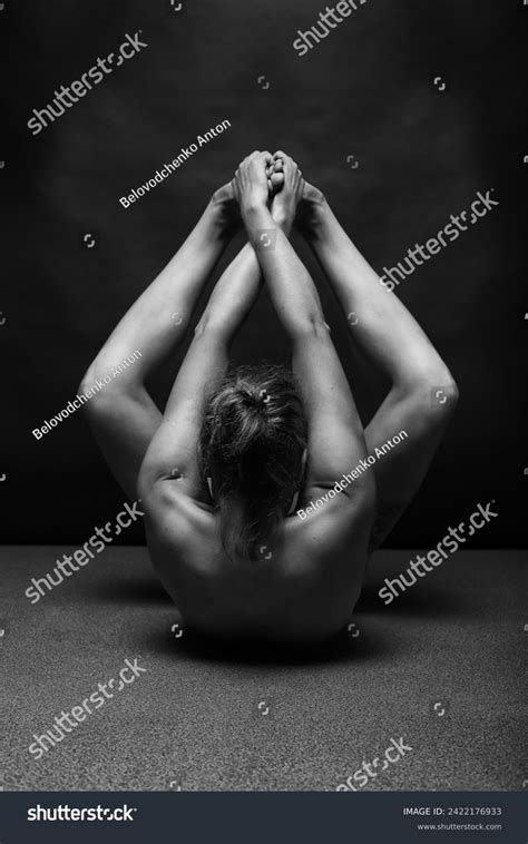 12 214 Naked Woman Exercise Images Stock Photos 3D Objects Vectors Shutterstock