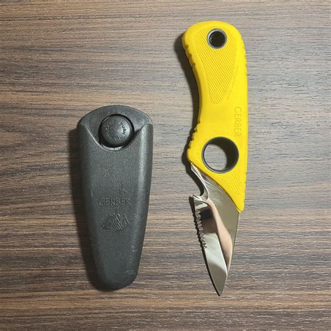 Gerber River Guide by Gerber Italy/Moris Baroni Design - am I missing a