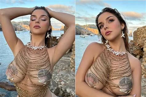 Demi Rose Floors Fans As She Poses Naked While Covering Modesty With