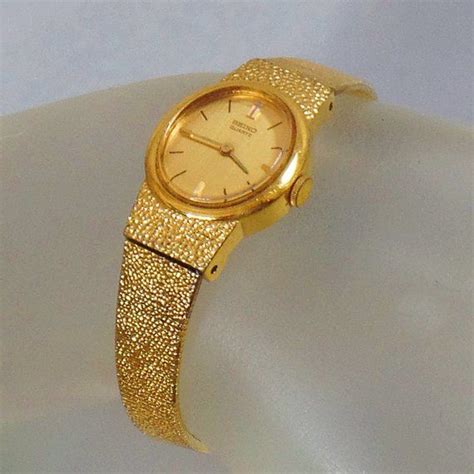 This Vintage Gold Seiko Ladies Watch Is Just Lovely It Features An Oval Faced Gold Plated