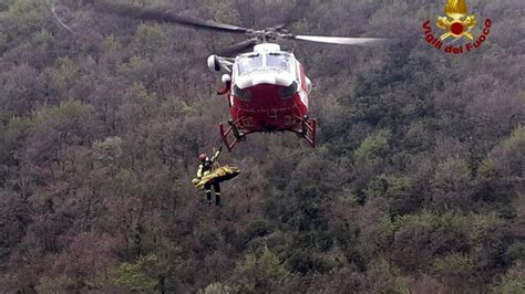 Genova Enne Precipita In Un Dirupo E Muore