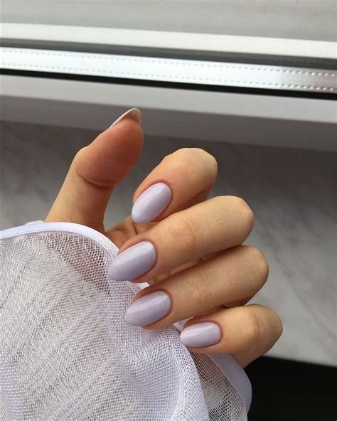 Ongles en amande courts 50 idées de manucures chics Ongles lilas