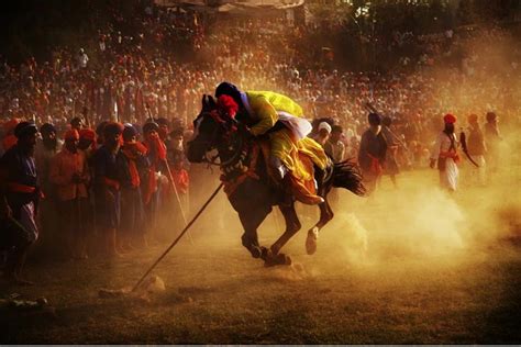 travel photographer idris ahmed holla mohalla