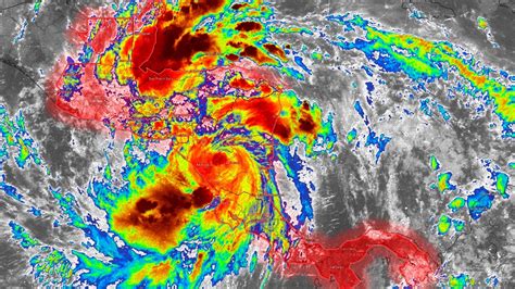 Minuto a Minuto Tormenta Tropical Julia por Centroamérica