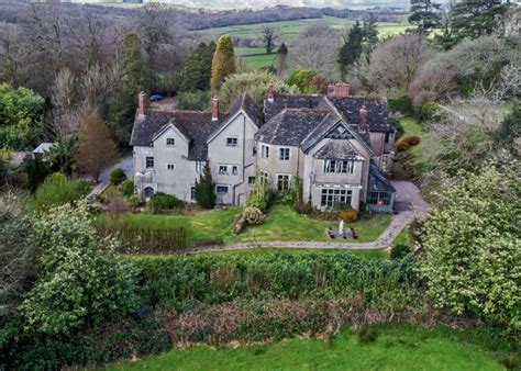 6 real haunted homes for sale (ghosts included) | loveproperty.com