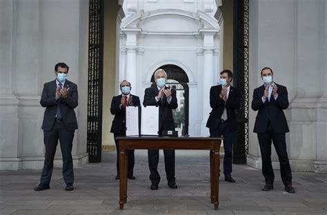 Presidente Piñera promulgó reforma constitucional que aplaza elecciones