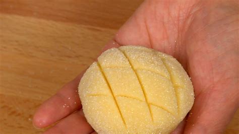 Melonpan Recipe (Japanese Melon-Shaped Bread Covered with Sweet Cookie ...