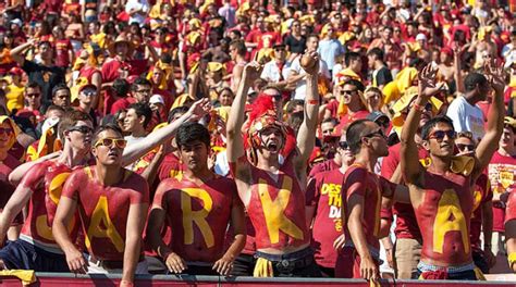 The Fans are the Most Entertaining Part of College Football - Athlon Sports