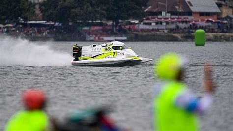 Erik Stark Berhasil Juarai Sprint Race Kejuaraan Dunia Perahu Motor