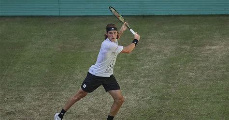 Auch Stefanos Tsitsipas Wird Beim Jubil Ums Tennisturnier Aufschlagen