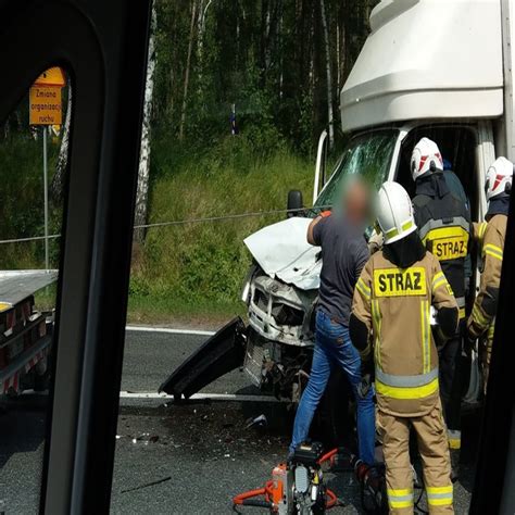 Śmiertelny wypadek w Katowicach Samochód uderzył w wiadukt Katowice24