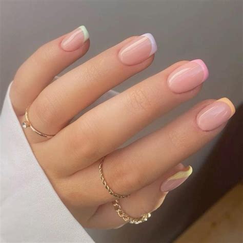 The 40 Cutest Nail Art Designs For All Age Daisy Nude Base Nails Artofit