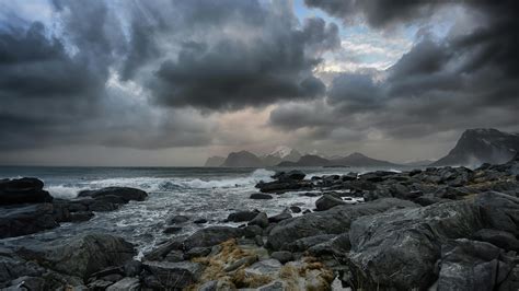 Gray Clouds above Mountains · Free Stock Photo