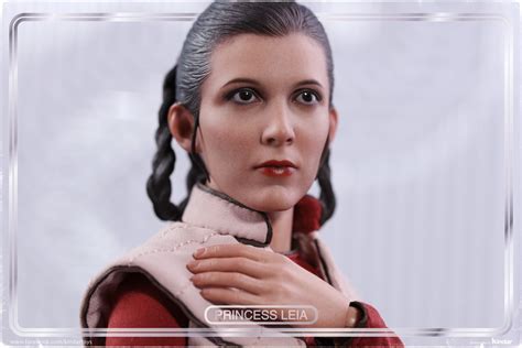 Hot Toys Princess Leia Bespin Gown Page Collector Freaks Collectibles Forum