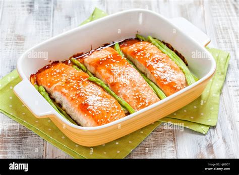 Roasted Teriyaki Salmon Stock Photo Alamy