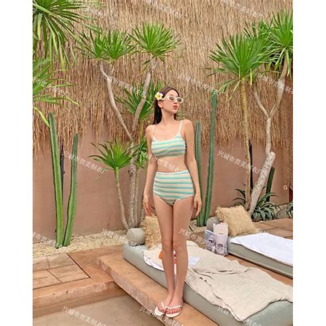 H2408 Lily Bikini BIKINI HAI MẢNH KẺ NGANG PASTEL KÍN ĐÁO HÀN QUỐC