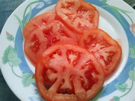 Ensalada De Tomates Con Vinagreta Al Aceite De Hierba Buena La