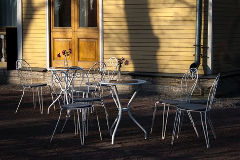 White Round Table with Chairs · Free Stock Photo