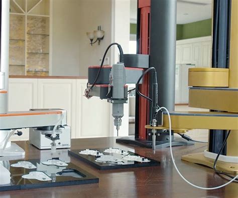 versatile  user friendly robot arm    makers sidekick