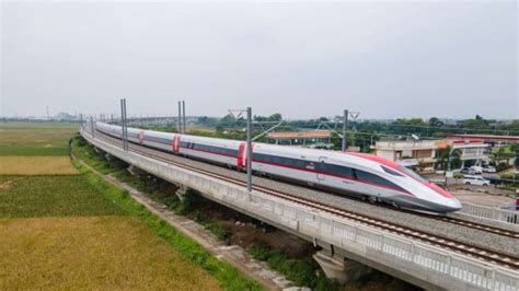 Uji Coba Kereta Cepat Jarak Tempuh Jakarta Bandung Cuma Menit