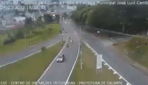 VÍDEO Traficante tenta subornar GCMs de Taubaté em R 50 mil e é preso