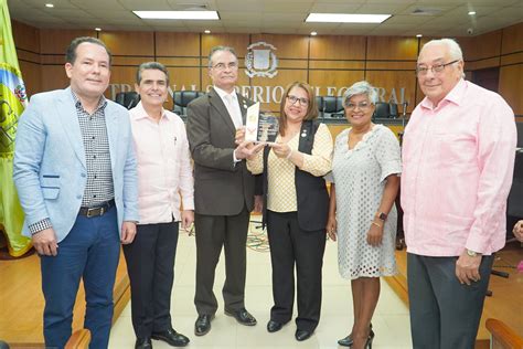 Tribunal Superior Electoral Realiza Primera Entrega Premio Trofeo