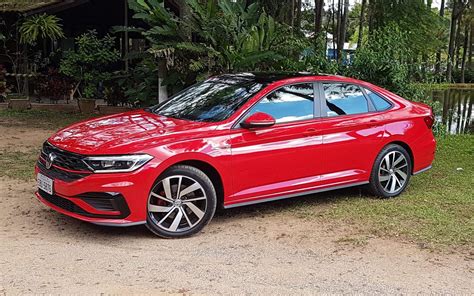 VW Jetta GLi 2020 preço consumo performance vídeo