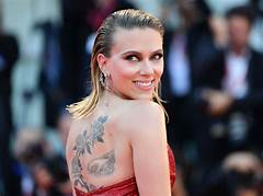 Scarlett Johansson Height Is She Lying Judge For Yourself With This Proof