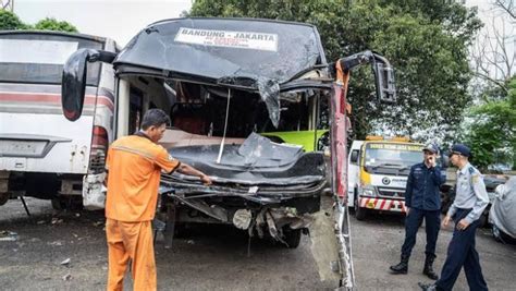 Tewaskan 12 Orang Ini Fakta Fakta Kecelakaan Di KM 58 Tol Cikampek