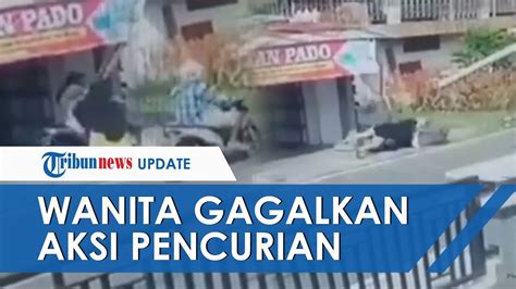 Viral Video Emak Emak Gagalkan Aksi Pencurian Uang Rp8 Juta Di Agam