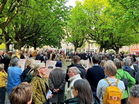 Herdenking 4 mei Kastanjeplein 4 mei comité Oosterparkbuurt