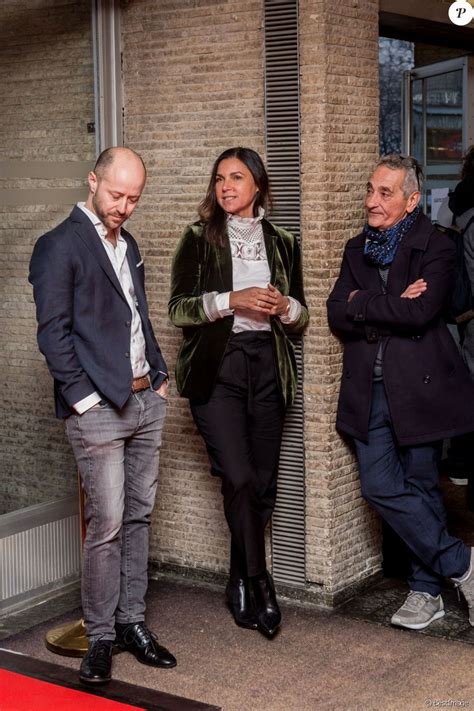 Isabelle De Araujo Lors De La Première Du Film Monsieur Claude 2 Qu