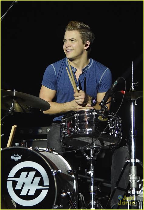 Full Sized Photo Of Hunter Hayes Tour Kickoff Selfies Fans Hunter