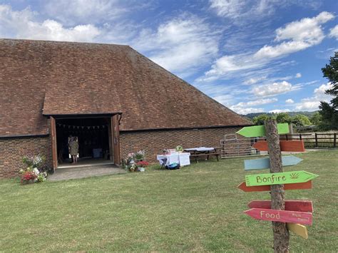 Kentish Barn Wedding Venue In Kent Lower Grange Farm