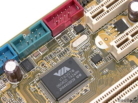 안정성과 다양한 기능으로 돌아온 P5B 확장판! ASUS P5B-E Page 2:: 보드나라