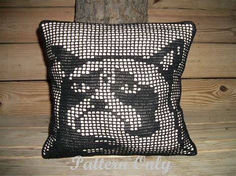 Filet Crochet Grumpy Cat Pillow Pattern