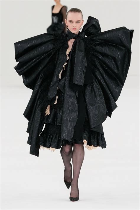 Viktor Rolf Spring Summer Haute Couture Fashion Show