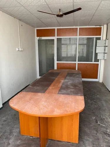 Brown Wooden Conference Table Seating Capacity 10 Peoples At Rs 550