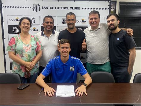 Destaque Do Sub Goleiro Rodrigo Falc O Assina Contrato Profissional