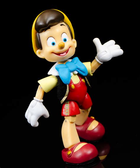 Super7 Disney ULTIMATES Pinocchio Figure Review No Strings