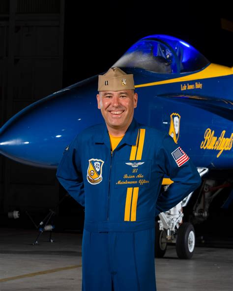 Get To Know the Blue Angels Pilots Flying Across Dallas-Fort Worth ...