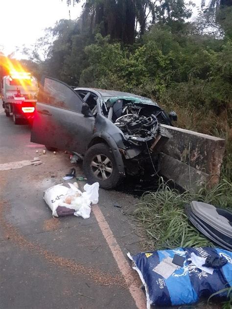 Motorista morre após carro capotar na na Serra do Cipó Minas Gerais G1