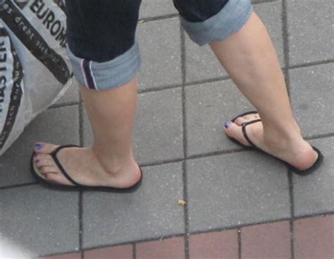 Awesome Candid Flip Flop Feeties By Drmusch On Deviantart