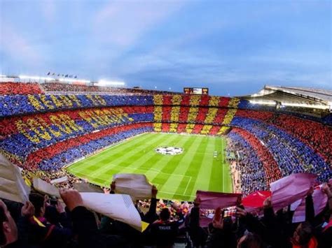 Barcelona Vender Asientos Y Hasta Pasto Del Camp Nou