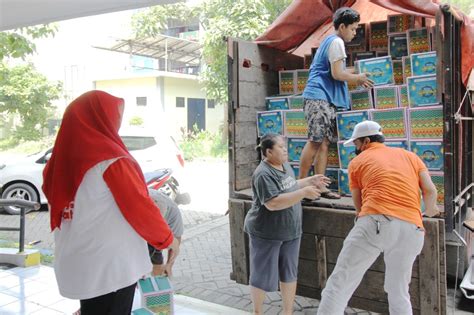 Pelindo Petikemas Bagikan 15 Ribu Paket Sembako Senilai Rp2 8 M