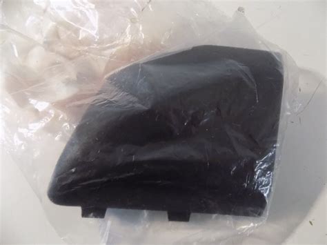 Genuine Land Rover Discovery 4 Nearside Rear Wheel Arch End Trim ...