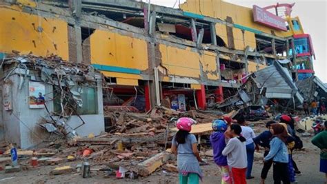 Mueren Al Menos 384 Personas Tras Sismo Y Tsunami En Indonesia Noticias Telesur