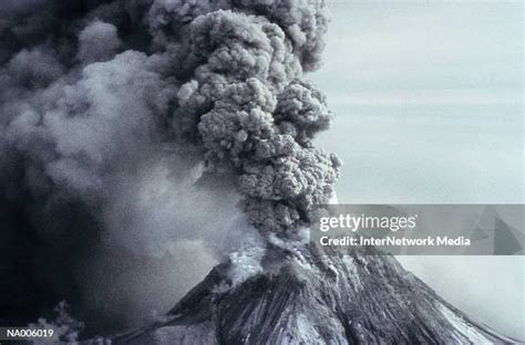 Augustine Volcano Photos and Premium High Res Pictures - Getty Images