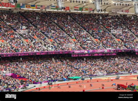 Stands Sporting Event Crowd Hi Res Stock Photography And Images Alamy